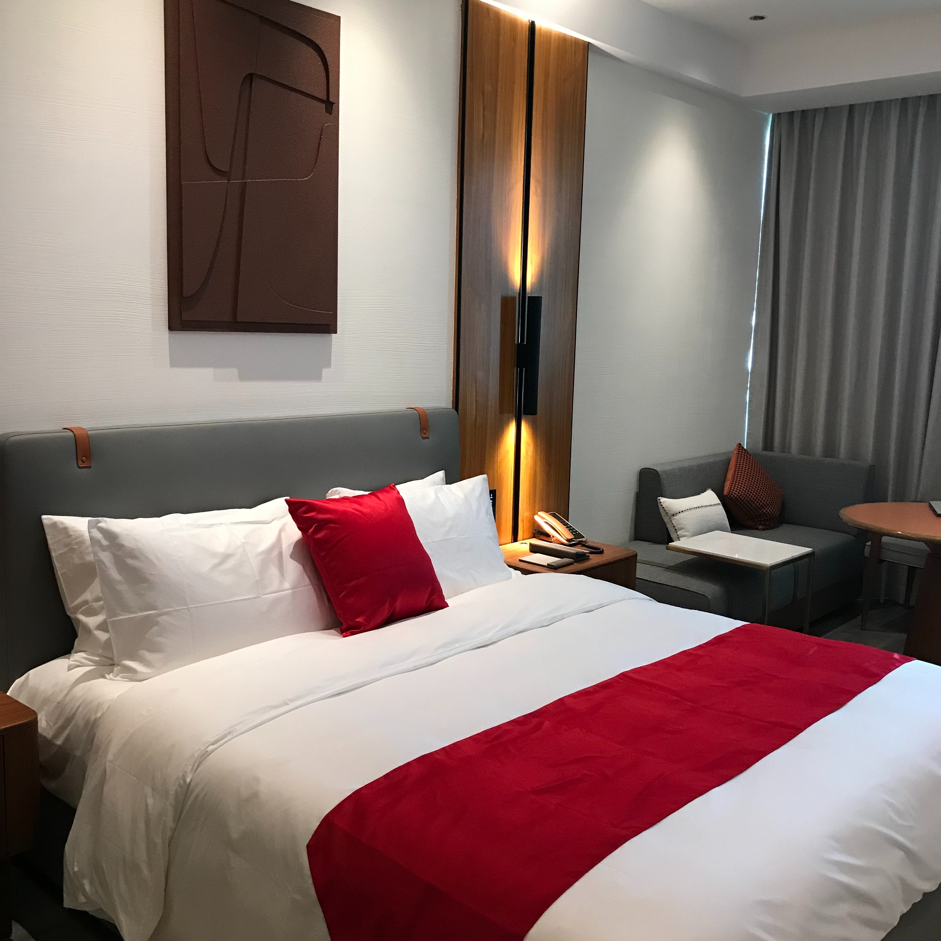 智能調光能給酒店顧客帶來(lái)什么樣的體驗？酒店業(yè)主能創(chuàng  )造什么樣的