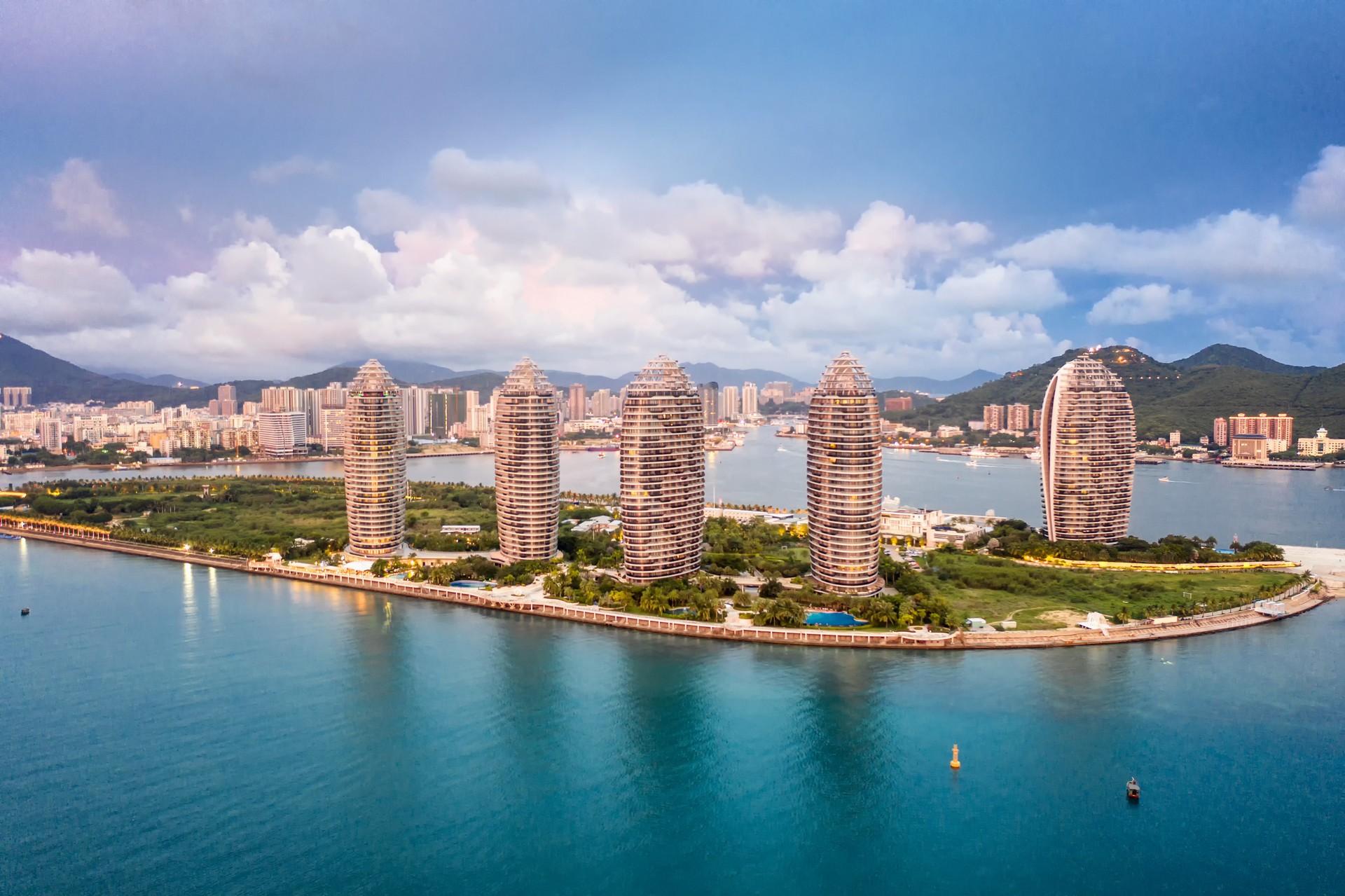 酒店智能化升級(jí)：開(kāi)啟未來(lái)酒店的致勝之道